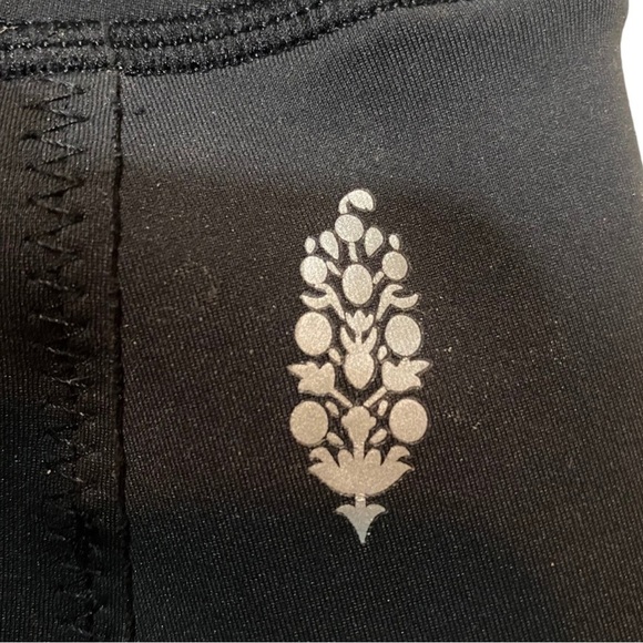 Free People Movement Leggings Size Extra Small Black - Picture 4 of 4